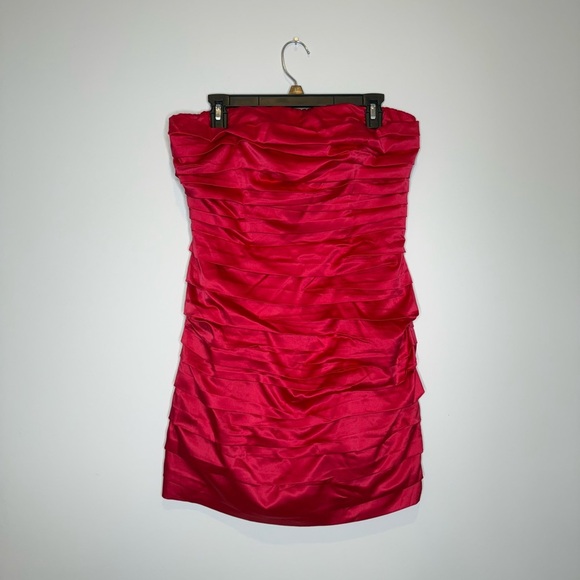 Express Ruched Red Strapless Tube Dress - Picture 2 of 7
